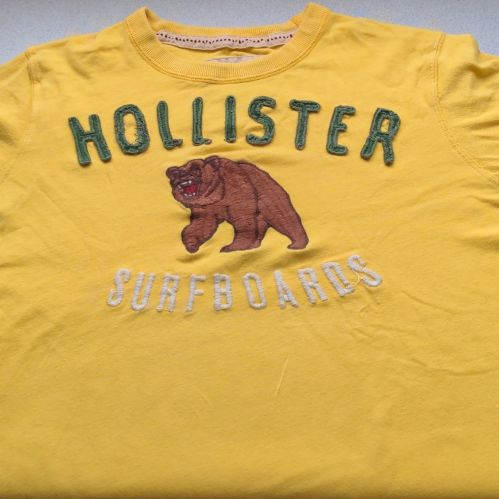 Hollister yellow tee